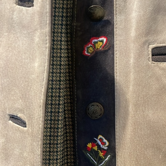 Bavarian suede coat bought in Germany - Picture 3 of 16